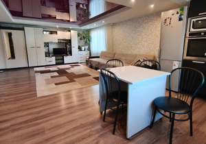 Дом 180м&sup2;, 2-этажный, участок 10 сот.  