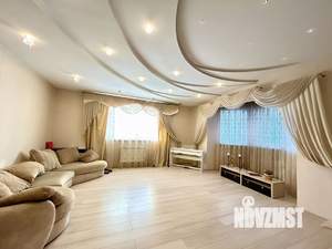 Коттедж 251м², 2-этажный, участок 15 сот.  