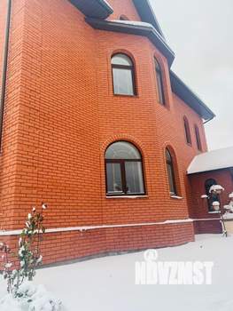 Дом 302м², 3-этажный, участок 17 сот.  