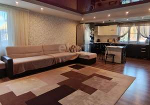 Дом 180м&sup2;, 2-этажный, участок 10 сот.  