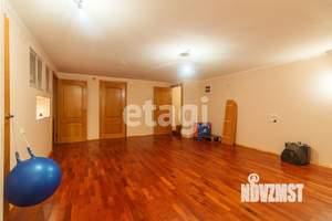 Дом 300м², 2-этажный, участок 8 сот.  