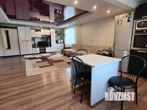 Дом 180м², 2-этажный, участок 10 сот.  