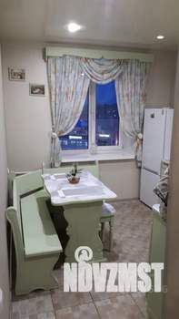 1-к квартира, посуточно, 38м2, 5/5 этаж