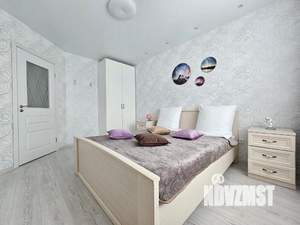 2-к квартира, посуточно, 56м2, 1/1 этаж