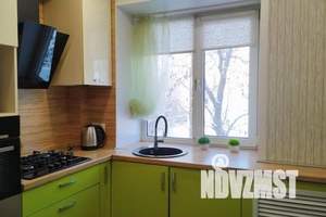 2-к квартира, посуточно, 10м2, 2/5 этаж