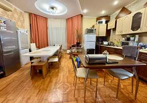 3-к квартира, на длительный срок, 210м2, 1/3 этаж