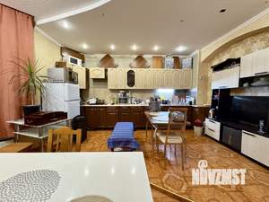 3-к квартира, на длительный срок, 210м2, 1/3 этаж