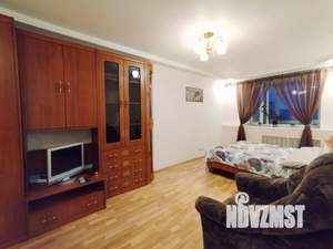 1-к квартира, посуточно, 56м2, 1/1 этаж