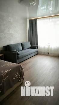 1-к квартира, посуточно, 43м2, 2/8 этаж