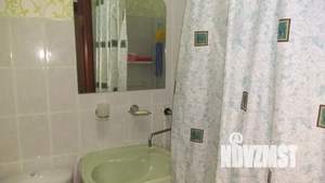 Студия квартира, посуточно, 32м2, 1/5 этаж