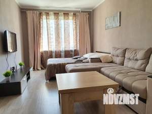 1-к квартира, посуточно, 53м2, 1/1 этаж