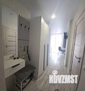 Студия квартира, посуточно, 28м2, 1/13 этаж