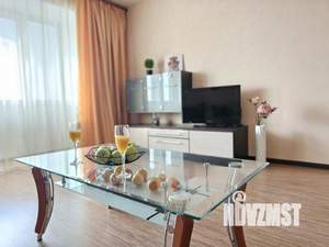 1-к квартира, посуточно, 53м2, 1/1 этаж