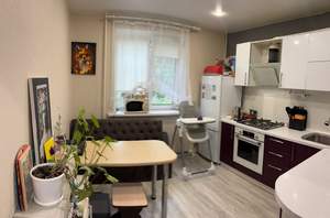 2-к квартира, вторичка, 53м2, 1/10 этаж