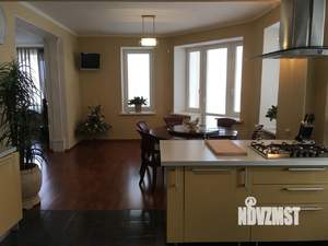 4-к квартира, вторичка, 159м2, 2/5 этаж