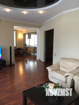 4-к квартира, вторичка, 159м2, 2/5 этаж