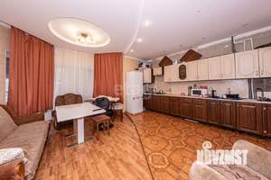 6-к квартира, вторичка, 210м2, 3/3 этаж