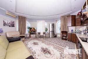 6-к квартира, вторичка, 210м2, 3/3 этаж
