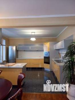 4-к квартира, вторичка, 159м2, 2/5 этаж